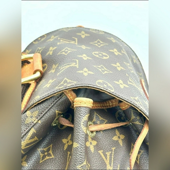 💚Louis Vuitton 🍁Montsouris GM Backpack 🍁 - Picture 5 of 16